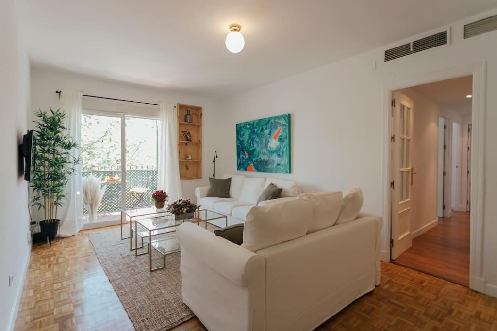 O&L Murillo Bright Apartment - Terrace & Parking Sevilla Buitenkant foto