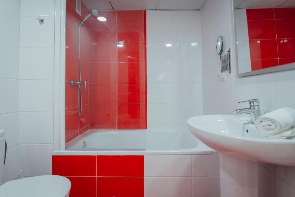 O&L Murillo Bright Apartment - Terrace & Parking Sevilla Buitenkant foto